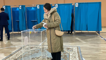 Фотография к новости: 110 сайлау учаскесінде алғашқы сайлаушы дауыс берді