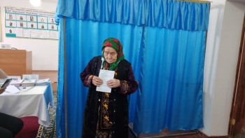 Фотография к новости: 101 жастағы әже ең бірінші болып дауыс берді