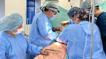 Фотография к новости: Елордада бауырын құрт жеген қызға ерекше ота жасалды