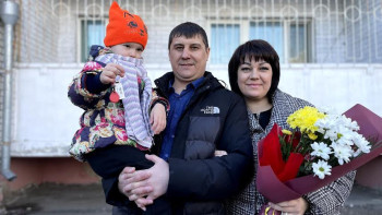 Фотография к новости: Наурыз мерекесі қарсаңында бір топ металлург үйлі болды