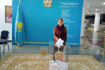 Бұл күнді жылы шыраймен еске аламыз - композитор