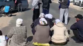 Фотография к новости: Маңғыстаулық жұмыссыздар тас жолды жауып тастады