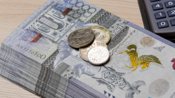 Фотография к новости: Қазақстан банктерінде ресейліктердің қанша теңгесі жатқаны белгілі болды