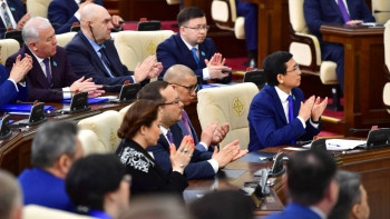 Фотография к новости: Асхат Аймағамбетов Қазақстан халқына ант берді