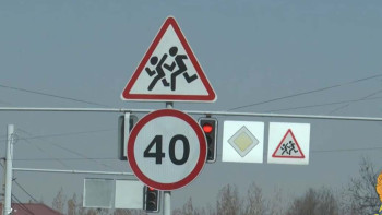 Фотография к новости: Алматыдағы мектептер аумағында 840 жол белгісі жаңартылды