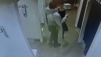 Фотография к новости: Ақмолада дүкеннен 4 сырт киім ұрлаған күдікті анықтады