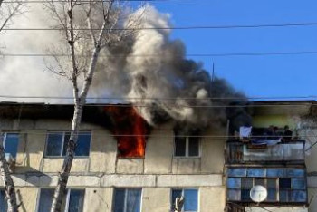 Фотография к новости: Екібастұзда өрт сөндірушілер 3 адамды құтқарды