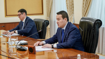 Фотография к новости: Әлихан Смайылов «Шеврон» компаниясының басшылығымен кездесті