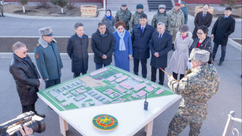 Фотография к новости: Сенаторлар әскери бөлімінің жағдайымен танысты