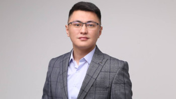 Фотография к новости: Ұлы дала квартиранттары. Депутат Дәулет Мәжілісте баспана мәселесін көтерді