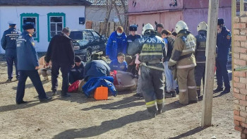 Фотография к новости: Семейде 1 жасар бала мен анасы құлаған шатыр астында қалып қойған