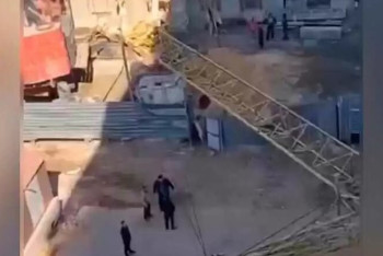 Фотография к новости: Көкшетауда кран құлап, бір адам көз жұмды