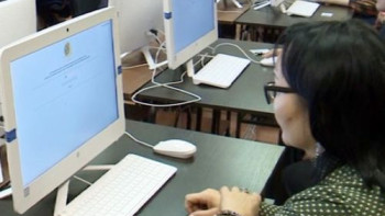 Фотография к новости: Депутат мұғалімдердің аттестаттаудан өту нәтижесін сынады