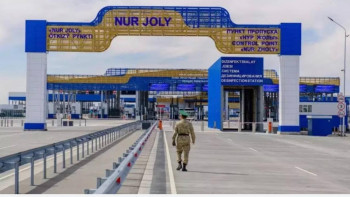 Фотография к новости: Қытай шекарасында жүк тасымалдаушылардың проблемасы қалай шешіледі