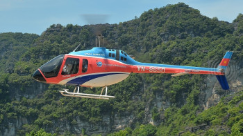 Фотография к новости: Вьетнамда туристер мінген тікұшақ құлады