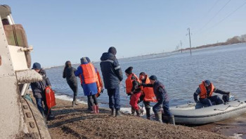 Фотография к новости: Қостанайдағы су тасқыны: Тұрғындар үйлеріне оралды