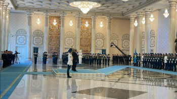 Фотография к новости: Тоқаев Әзербайжан басшысын Ақордада қарсы алды