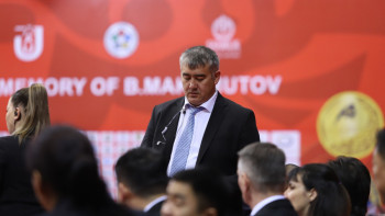 Фотография к новости: Асхат Жіткеев халықаралық дәрежедегі төреші атағын алды