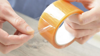 Фотография к новости: Ақтөбе ауруханасында медициналық пластырьдің орнына скотч пайдаланған