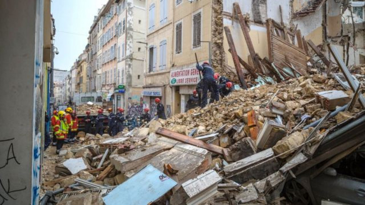 Францияда көпқабатты үйдегі жарылыстан 2 адам қаза тапты