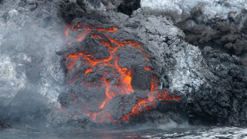 Фотография к новости: Камчаткада жанартау атқылады