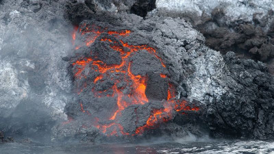 Камчаткада жанартау атқылады