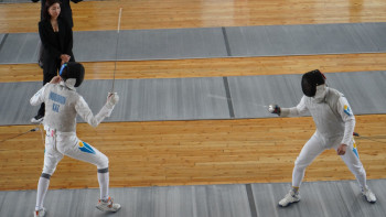 Фотография к новости: Алматыда семсерлесуден ҚР-ның VI спартакиадасы жалауын көтерді