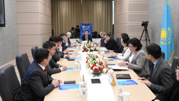 Фотография к новости: Сарапшылар Мемлекет басшысының Жолдауын талқылады