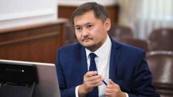 Фотография к новости: Ғылым министрі ғалымдарды кәсіби мерекемен құттықтады