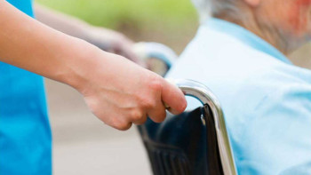 Фотография к новости: Мүгедектігі бар 25 мың адам жеке көмекшінің қызметіне жүгінді