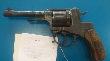 Фотография к новости: Павлодар тұрғыны рарирет-револьверді полицияға тапсырды