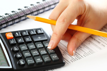 Фотография к новости: Ақтөбеде мектеп есепшісі 389 млн теңге қаржы жымқырған