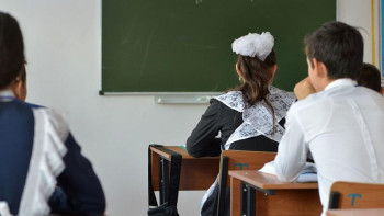 Фотография к новости: Сатыдағы оқушылар өлімі. Бейсембаев марқұмдардың жақындарына көңіл айтты