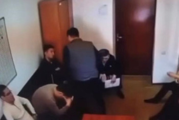 Ақтауда полиция бастығының орынбасары қызметкерін соққыға жықты деп айыпталуда