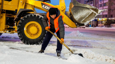 Астананың коммуналдық қызметі бір тәулікте 24 мың текше метр қар шығарды
