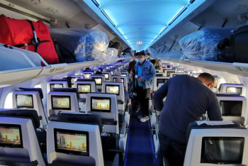 Фотография к новости: Ұшақта "бомбам бар" деп айтқан жолаушы 5 жылға сотталуы мүмкін