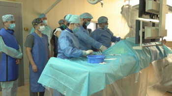 Фотография к новости: Түркиялық профессор озық технологиялық операция бойынша бірнеше ота жасады