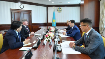 Фотография к новости: Ерлан Қошанов «Шеврон» корпорациясын жергілікті мәселелерді шешуге шақырды