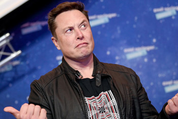 Фотография к новости: Илон Маск жасанды интеллектіні бақылауға алатынын айтты