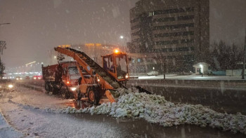 Фотография к новости: Елордадан 2,5 мыңнан астам жүк көлігіне тең қар шығарылды