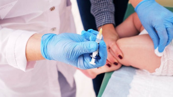 Фотография к новости: Жаңа туған сәбиіне екпе салдырудан бас тартатын астаналықтар көбейген