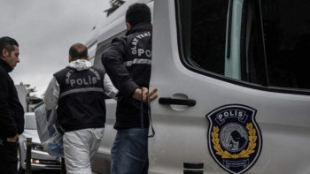 Фотография к новости: Түркияда билік партиясының ғимаратына шабуыл жасалды