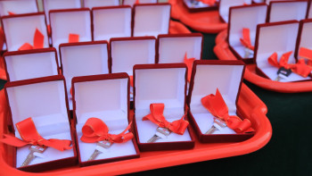 Фотография к новости: Қостанайда әлеуметтік осал санаттарға арналған пәтерлерді әкімдік қызметкерлері бөлісіп алған