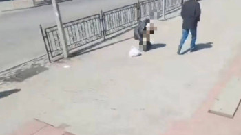 Фотография к новости: Қарағандыда жалаңаш жүрген азаматтар жұртты шошытты