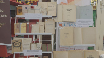 Фотография к новости: «Ғасырлар кітабы»: 100-ге жуық сирек кітап көрсетілді