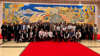 Фотография к новости: Елордалық оқушылар қытайлық ғарышкерлермен кездесті