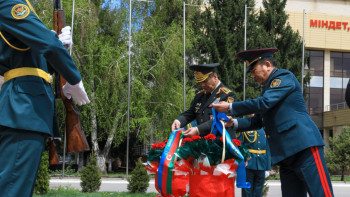 Фотография к новости: Әзербайжан делегациясы Алматыдағы жоғары әскери оқу орнына барды