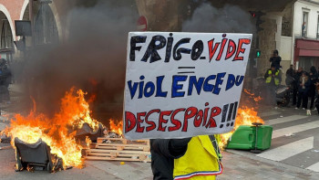 Фотография к новости: Парижде халық наразылығы тыйылмай тұр