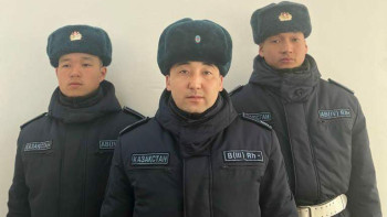 Фотография к новости: Елордалық сарбаздар алаяқты ұстады