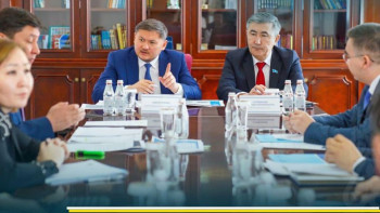 Фотография к новости: Ғылым және жоғары білім министрі Семейдегі оқу орындарын аралады